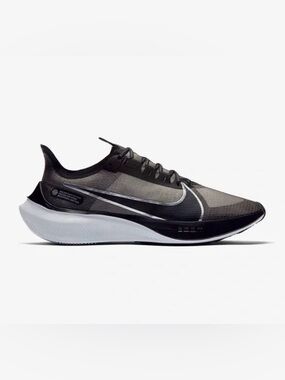 Women's Nike Zoom Wolf Gravity running shoe size 8.5 black and metallic silver